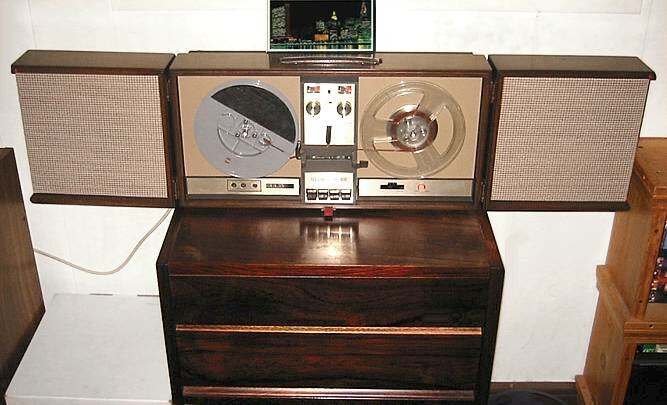 Wollensak vintage stereo reel to reel tape recorder
